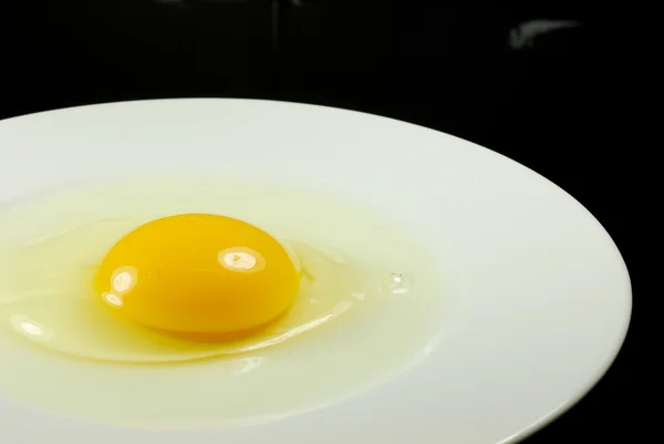 Piatto con uovo — Stockfoto