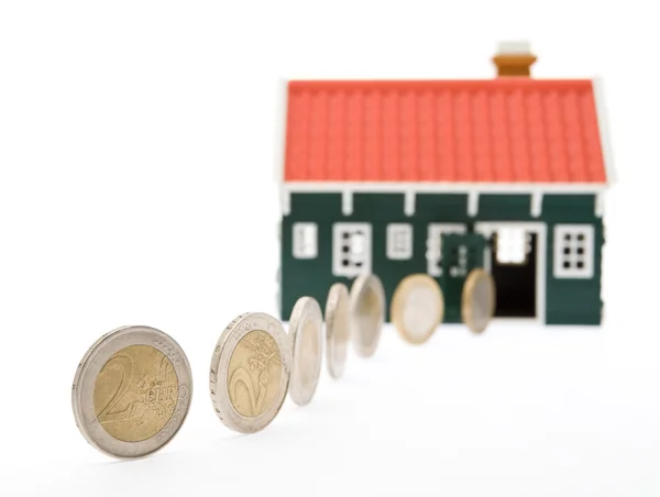 Spara för ett hus i stället för ett lån — Stockfoto