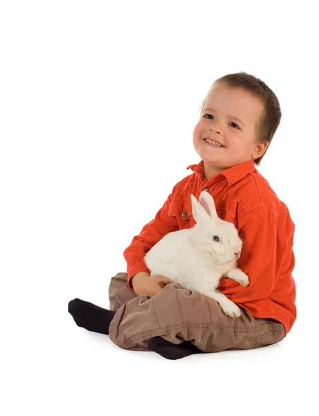 Niño feliz con conejito de Pascua — Foto de Stock