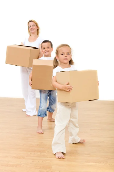Family moving in a new home — Stock Photo, Image