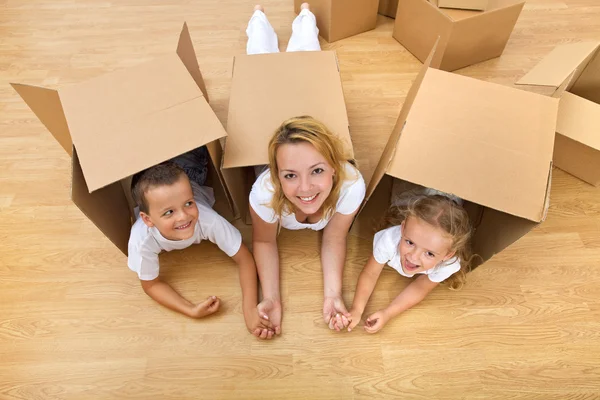 Unpacking in a new home — Stock Photo, Image