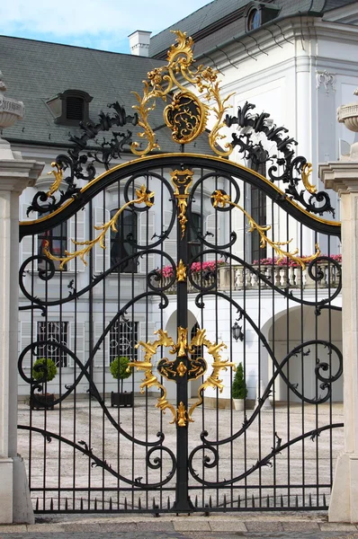 Entrance gate of Slovak Presidential palace — Stock Photo, Image