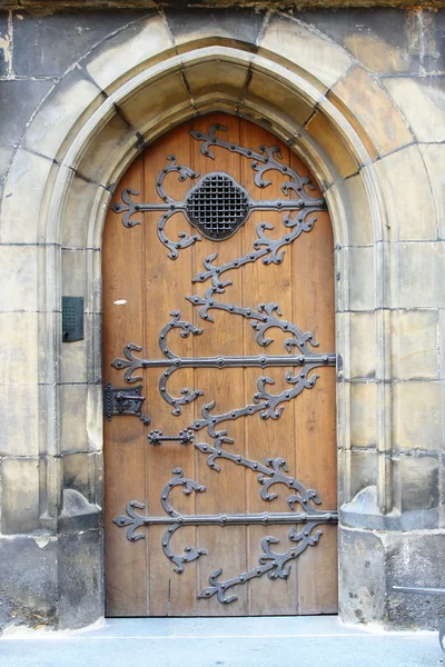 Μεσαιωνική μπροστινή πόρτα — Φωτογραφία Αρχείου