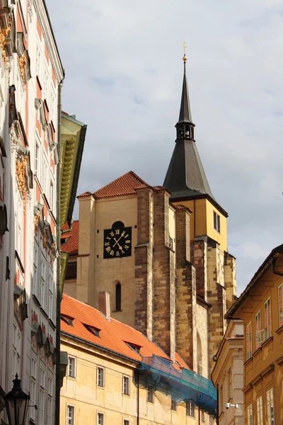 Iglesia de Saint Giles en Praga — Foto de Stock