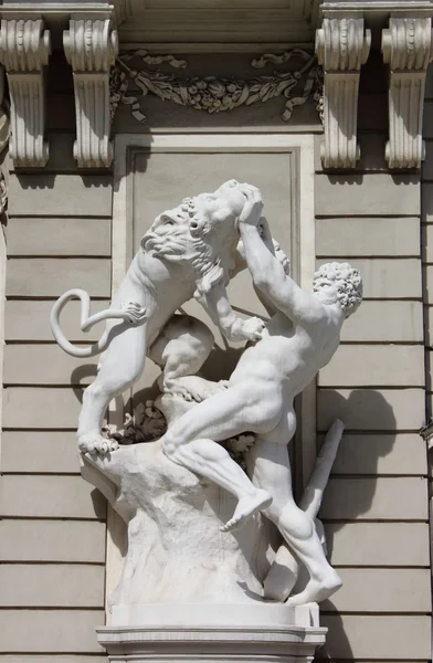 Hércules lutando contra o Leão Nemeu — Fotografia de Stock
