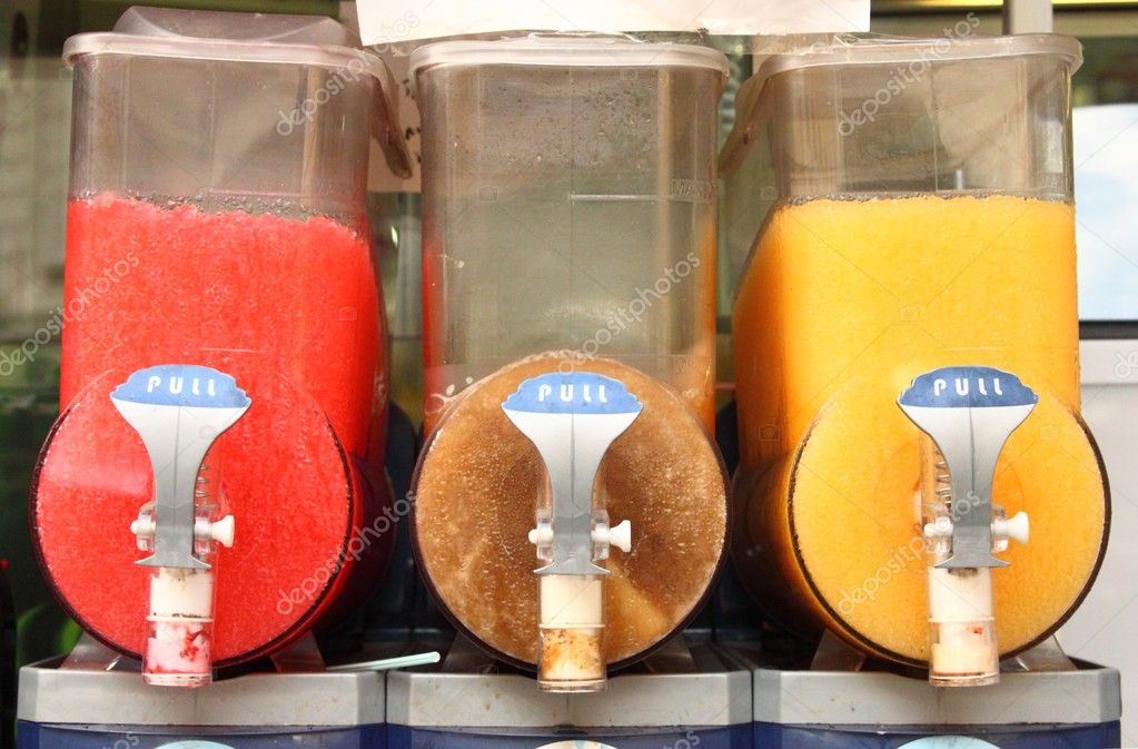 circulatie negeren Portaal Crushed ice drink dispenser Stock Photo by ©alessandro0770 6683687