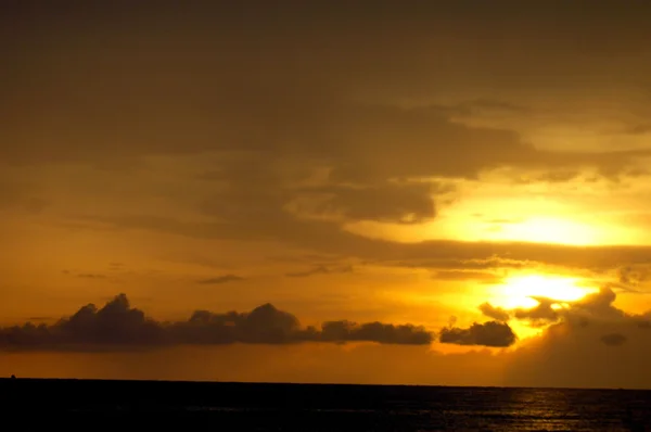 Puesta de sol en la playa de Buai — Foto de Stock