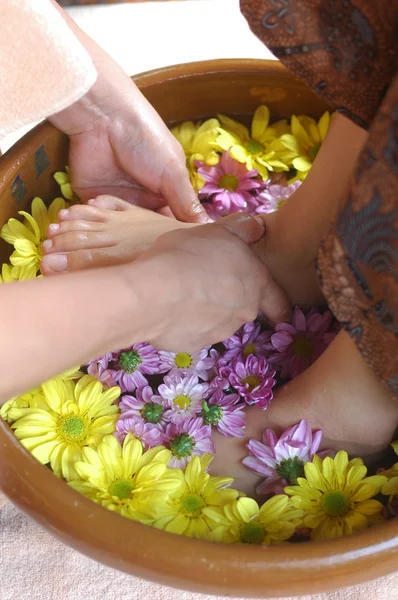 Tratamiento de masaje de pies — Foto de Stock