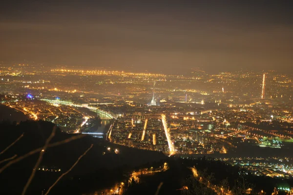 Туринский ночной пейзаж от Superga — стоковое фото