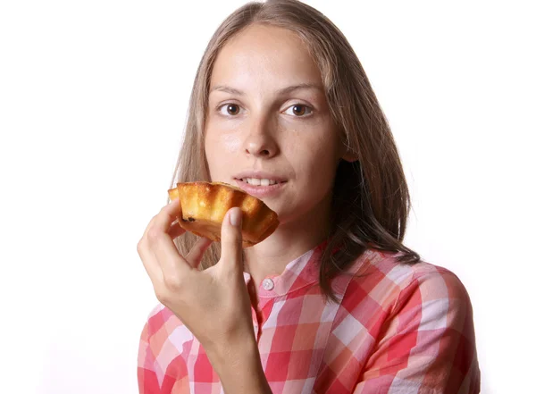 Mujer con pastel apetitoso — Foto de Stock