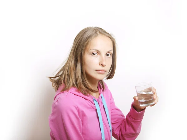 Γυναίκα με ένα ποτήρι νερό — Φωτογραφία Αρχείου