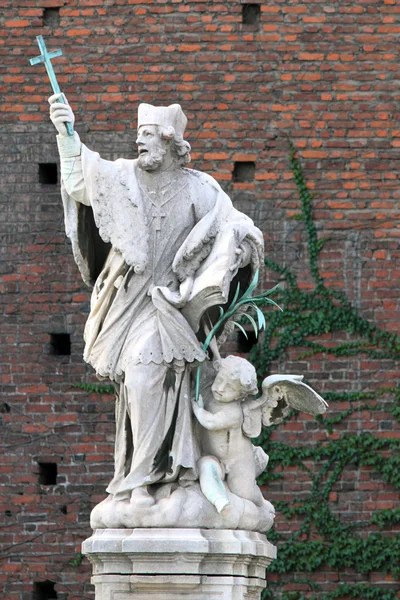 Statua al Castello Sforzesco — Photo