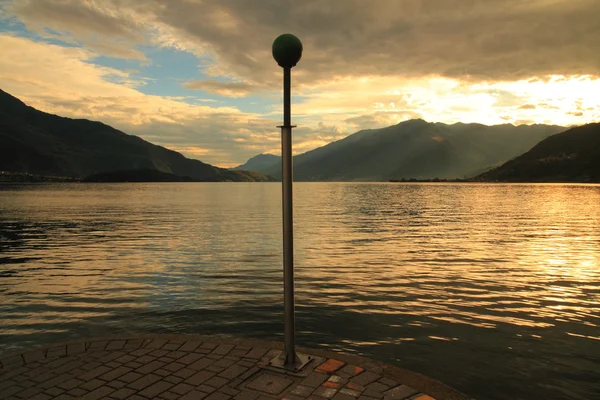 Lago Como ao pôr-do-sol — Fotografia de Stock
