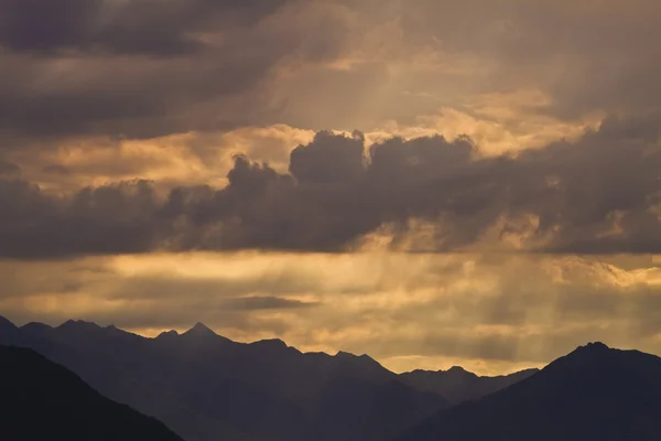 Günbatımı ve Alpler — Stok fotoğraf