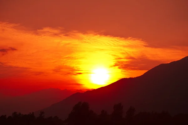 Sunset & Alperna — Stockfoto