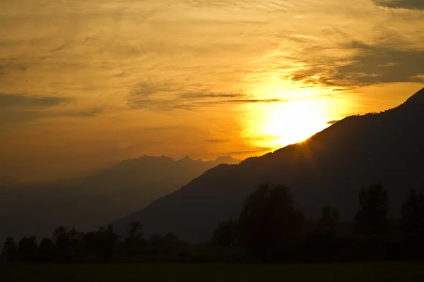 Ηλιοβασίλεμα & Άλπεις — Φωτογραφία Αρχείου