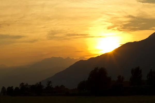 夕阳与阿尔卑斯山 — 图库照片
