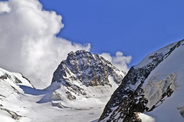 Alpy idealna chmury — Zdjęcie stockowe