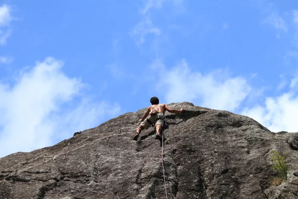 Boulderen, hiking & klimmen — Stockfoto
