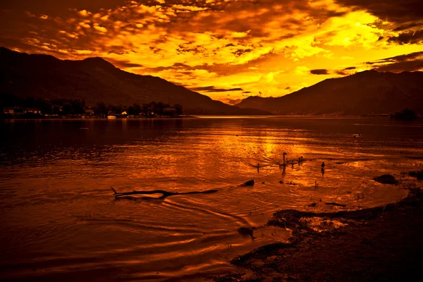 코 모 호수의 석양 — 스톡 사진