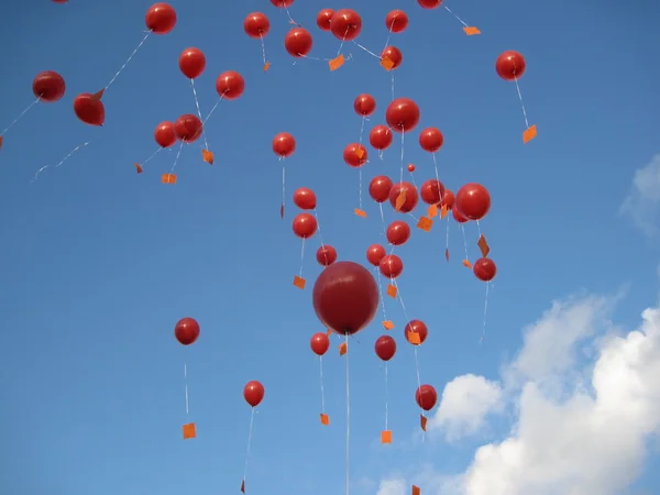 stock image Ballone hoch im Himmel Red Balloons in the Sky