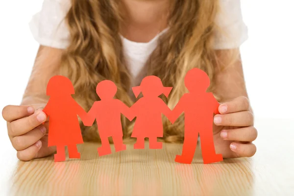 Familienkonzept mit kleinem Mädchen mit Papier — Stockfoto