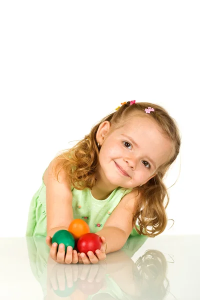 Αξιολάτρευτο κοριτσάκι με πασχαλινά αυγά - απομονωθεί — Φωτογραφία Αρχείου