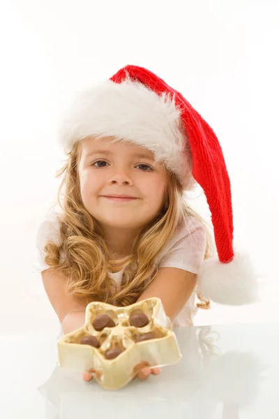 Ευτυχισμένη κοριτσάκι Χριστουγέννων με σοκολάτα — Φωτογραφία Αρχείου