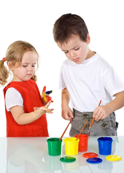 Crianças se divertindo com tintas — Fotografia de Stock