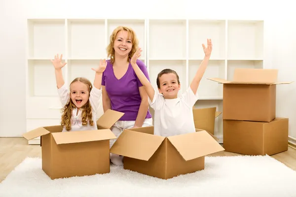 Happy moving in a new home — Stock Photo, Image