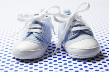 mavi bebek ayakkabıları closeup