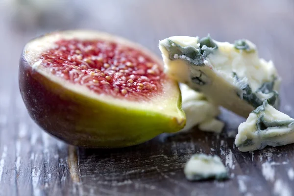 Figos e queijo — Fotografia de Stock