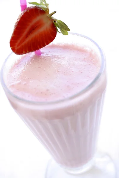 Milkshake de morango delicioso — Fotografia de Stock