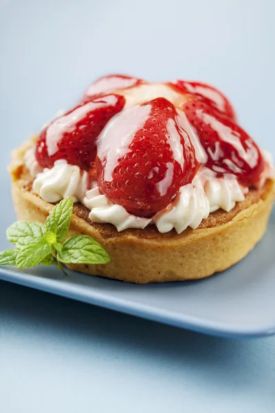 Strawberry creaem cake — Zdjęcie stockowe