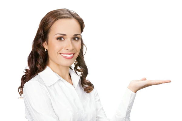 Улыбающаяся деловая женщина на белом фоне — стоковое фото