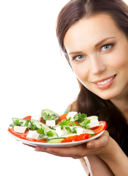 Portret van gelukkig lachende vrouw met plaat van salade, geïsoleerd op — Stockfoto