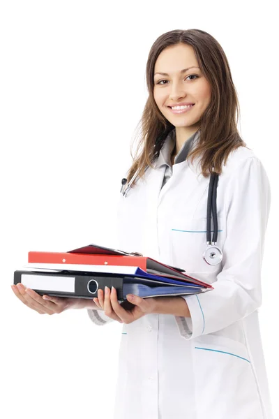 Щаслива жінка-лікар або медсестра з папками, ізольовані на білому — стокове фото