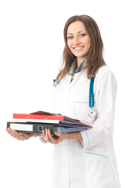 Ευτυχισμένη γυναίκα γιατρό ή νοσοκόμα με φακέλους, που απομονώνονται σε λευκό — Φωτογραφία Αρχείου