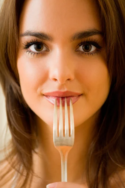 Close-up foto van jonge vrouw met stekker — Stockfoto