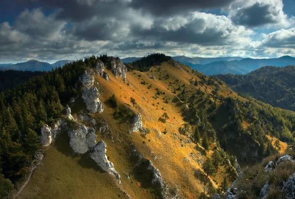 Φθινόπωρο στην velka Fatra, ενώ βουνά, Σλοβακία — Φωτογραφία Αρχείου