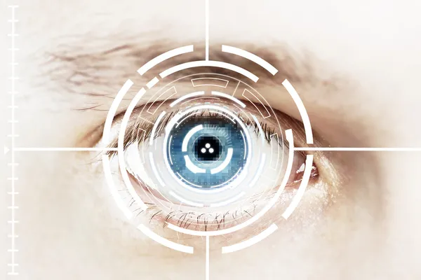 Tecnología escanear el ojo del hombre para la seguridad o identificación — Foto de Stock