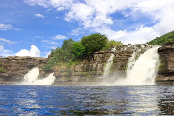 Vodopád v národním parku canaima — Stock fotografie