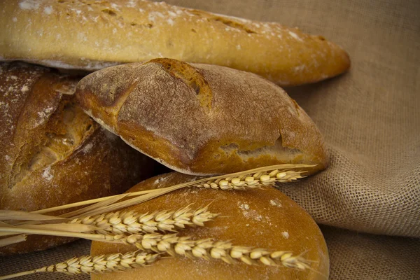 Zusammensetzung von handwerklichem Brot — Stockfoto