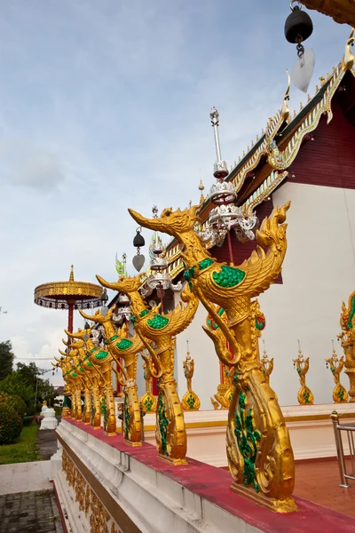 Statue de cygne dans le temple — Photo