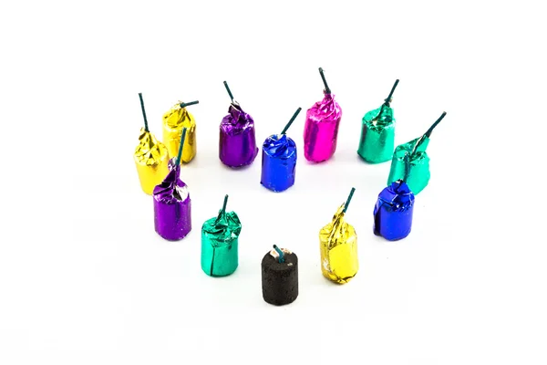 Firecrackers coloridos isolados — Fotografia de Stock