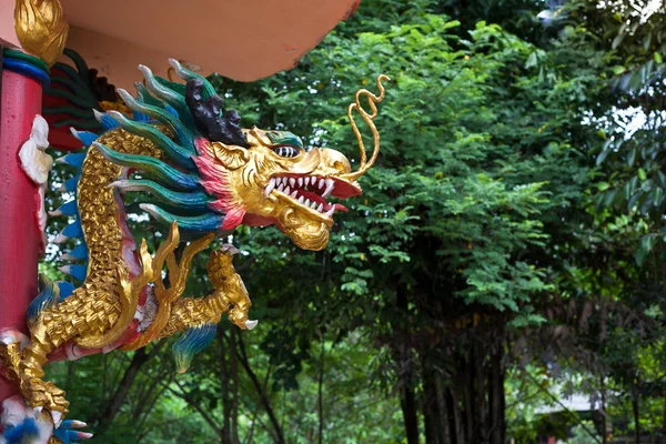 Dragon statue in thailand — Stock Photo, Image