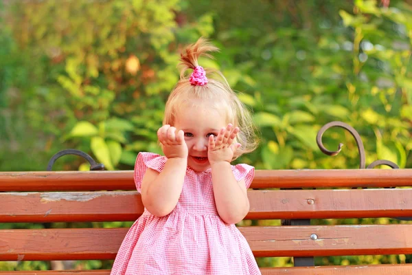 Ridendo bambina — Foto Stock