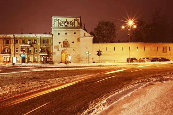 La Porte de l'Aube (Ausros Vartu) à Vilnius la nuit — Photo