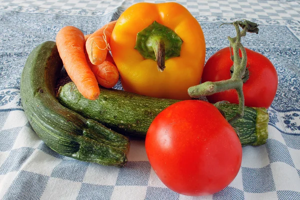 Raw vegetables on the tablecloth — Stock Photo, Image