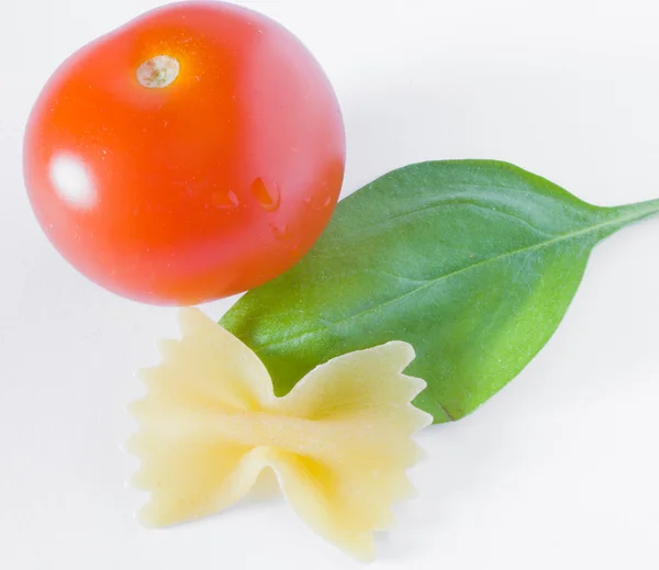 Italian pasta tomato and basil — Stock Photo, Image